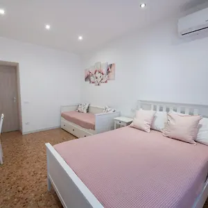 Casa Rosa Beige E Blu Rzym